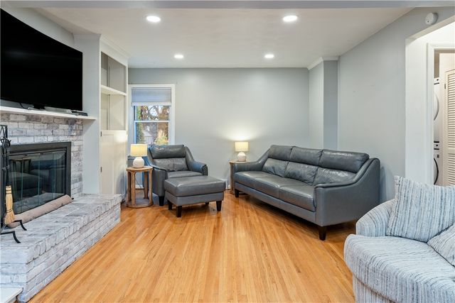 46 Country Lane, Penfield, NY 14526