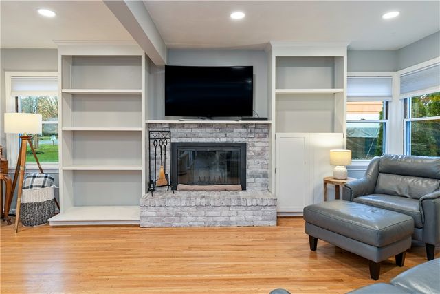 46 Country Lane, Penfield, NY 14526