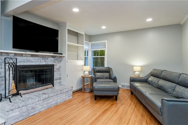 46 Country Lane, Penfield, NY 14526