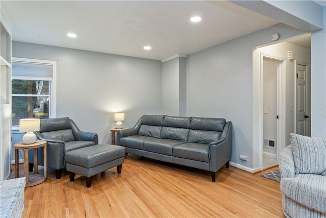 46 Country Lane, Penfield, NY 14526