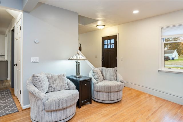 46 Country Lane, Penfield, NY 14526