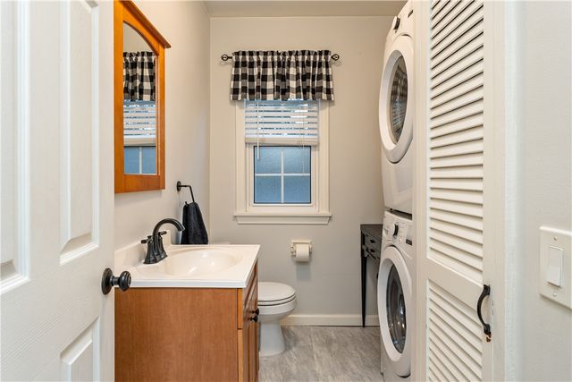 46 Country Lane, Penfield, NY 14526