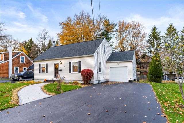 46 Country Lane, Penfield, NY 14526