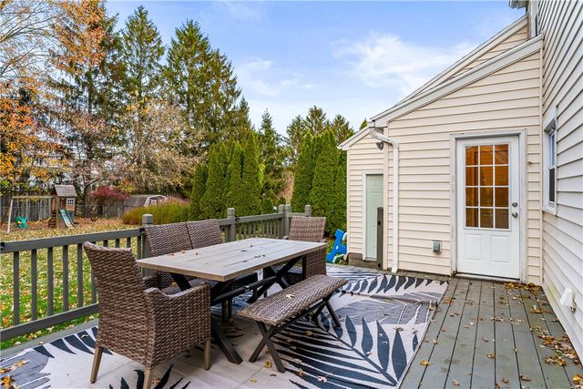 46 Country Lane, Penfield, NY 14526