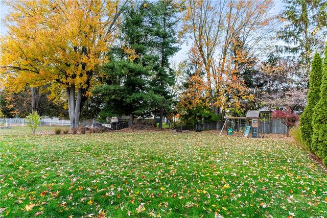 46 Country Lane, Penfield, NY 14526