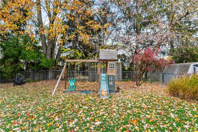 46 Country Lane, Penfield, NY 14526