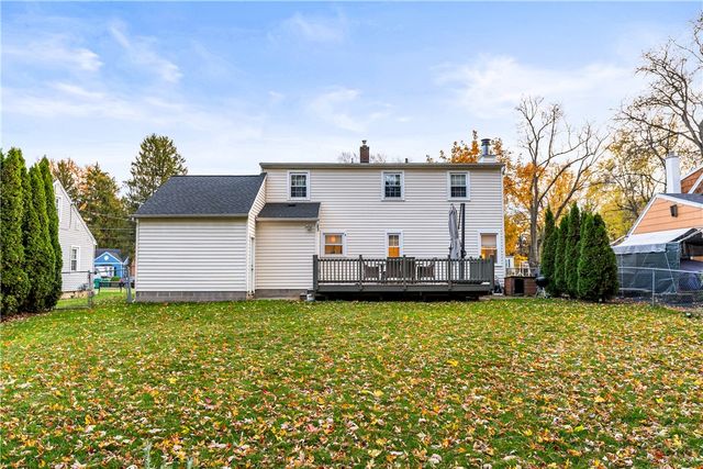 46 Country Lane, Penfield, NY 14526