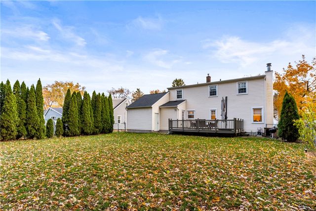 46 Country Lane, Penfield, NY 14526