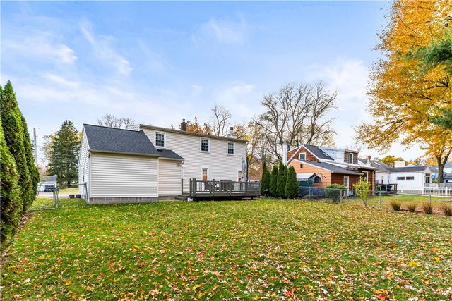 46 Country Lane, Penfield, NY 14526