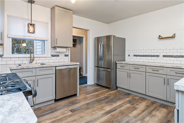 46 Country Lane, Penfield, NY 14526