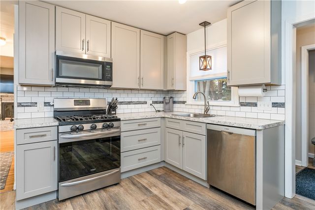 46 Country Lane, Penfield, NY 14526