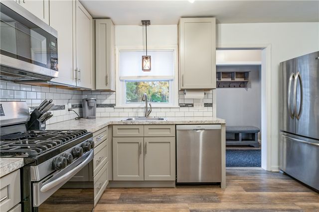 46 Country Lane, Penfield, NY 14526