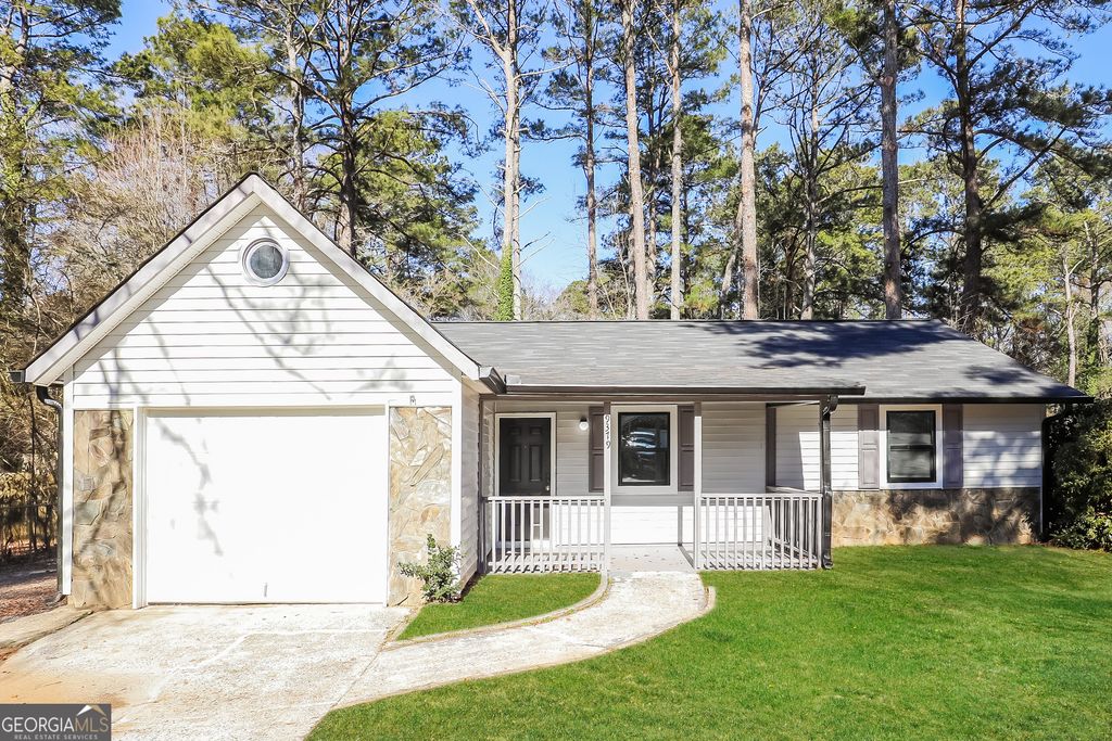 9319 Forest Knoll Drive, Jonesboro, GA 30238