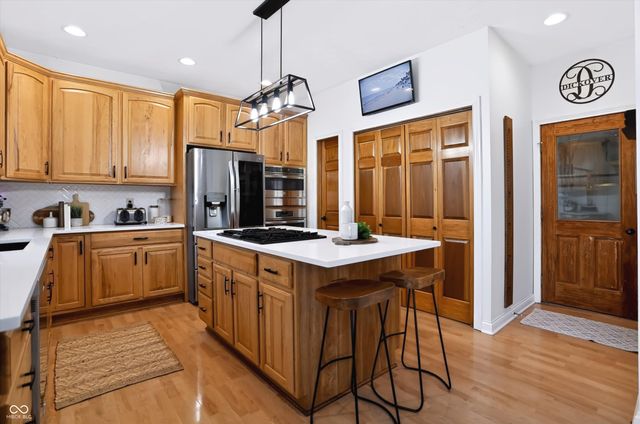 1020 Sunset Bay, Cicero, IN 46034