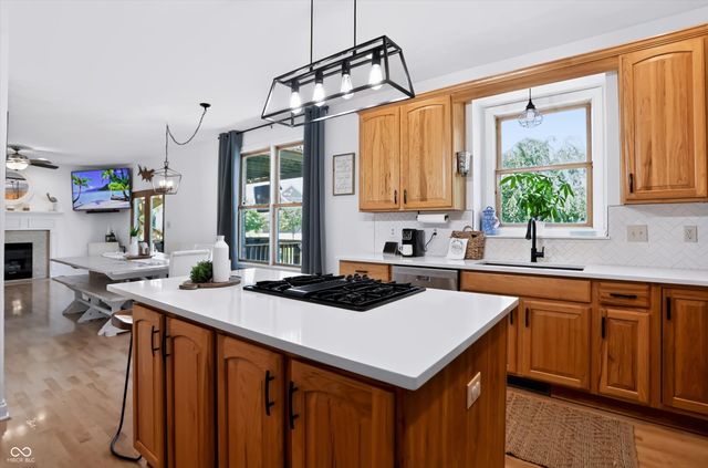 1020 Sunset Bay, Cicero, IN 46034