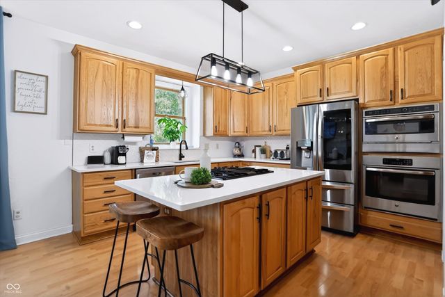 1020 Sunset Bay, Cicero, IN 46034