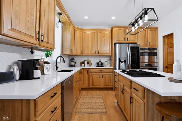 1020 Sunset Bay, Cicero, IN 46034