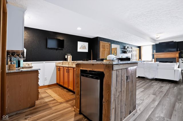 1020 Sunset Bay, Cicero, IN 46034