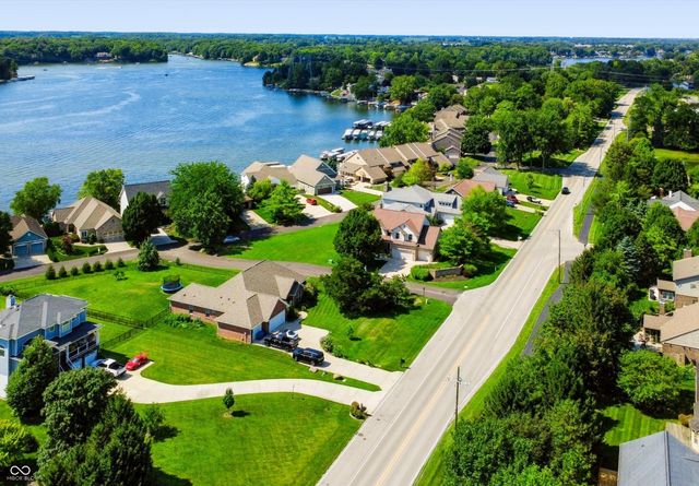 1020 Sunset Bay, Cicero, IN 46034