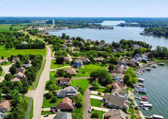1020 Sunset Bay, Cicero, IN 46034