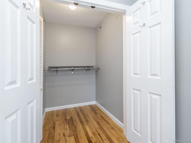 11 Shore Road 2, Port Washington, NY 11050