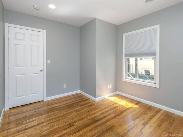 11 Shore Road 2, Port Washington, NY 11050