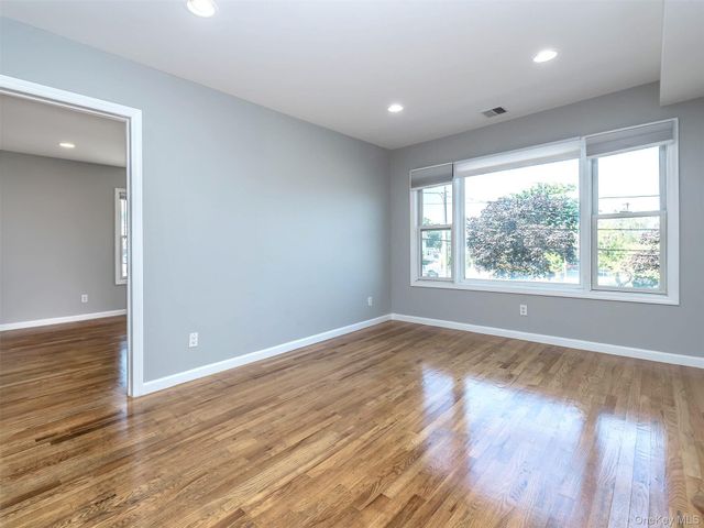 11 Shore Road 2, Port Washington, NY 11050