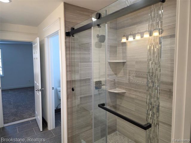 365 Hartland Dr, Troy, MI 48083