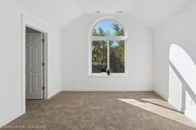 365 Hartland Dr, Troy, MI 48083