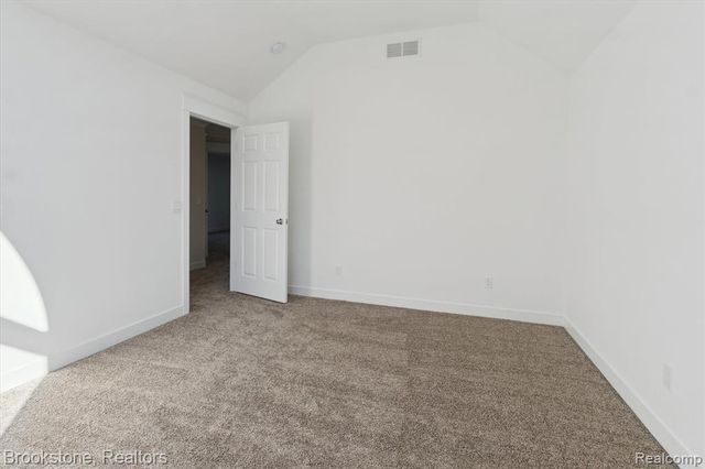 365 Hartland Dr, Troy, MI 48083