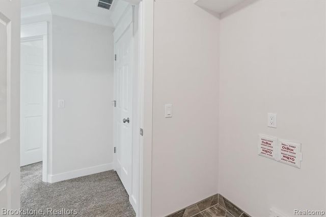 365 Hartland Dr, Troy, MI 48083