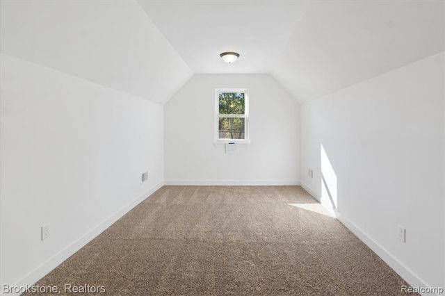 365 Hartland Dr, Troy, MI 48083