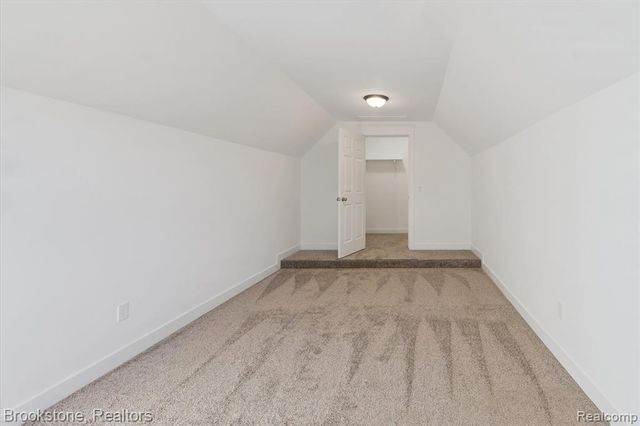 365 Hartland Dr, Troy, MI 48083