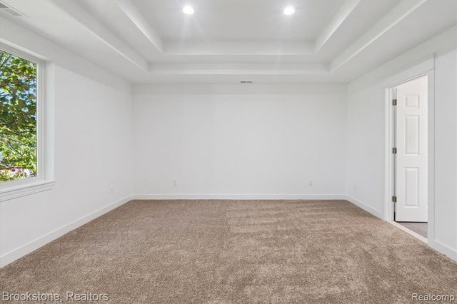 365 Hartland Dr, Troy, MI 48083