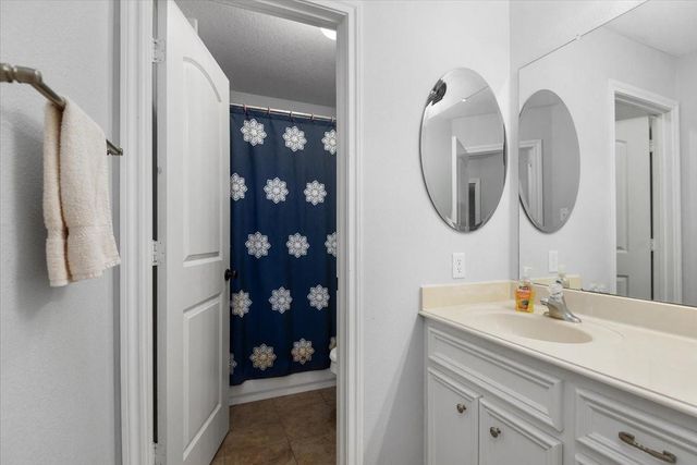 5815 Weisinger Drive, Magnolia, TX 77354