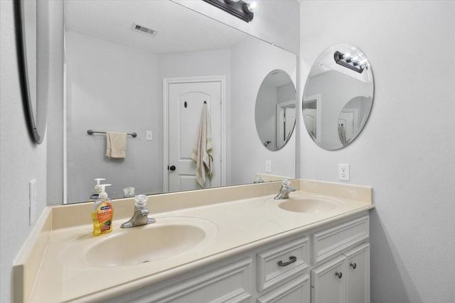 5815 Weisinger Drive, Magnolia, TX 77354