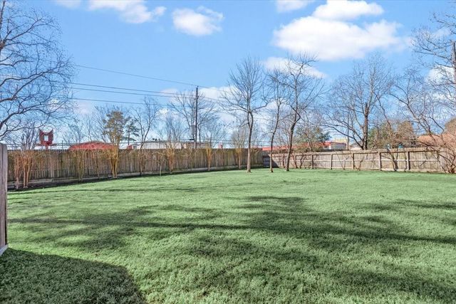 5815 Weisinger Drive, Magnolia, TX 77354