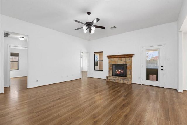 5815 Weisinger Drive, Magnolia, TX 77354