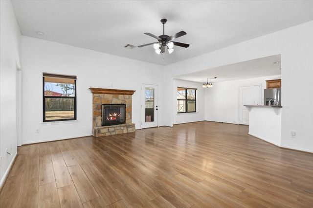 5815 Weisinger Drive, Magnolia, TX 77354