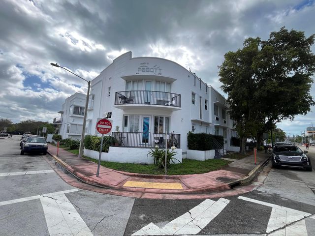 320 80th Street 4, Miami Beach, FL 33141