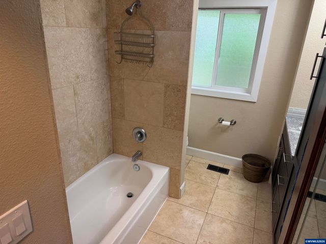 1001 Murlark Av NW, Salem, OR 97304