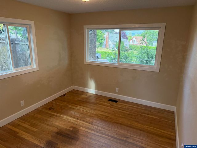1001 Murlark Av NW, Salem, OR 97304