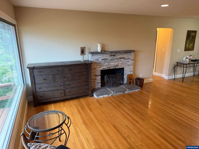 1001 Murlark Av NW, Salem, OR 97304