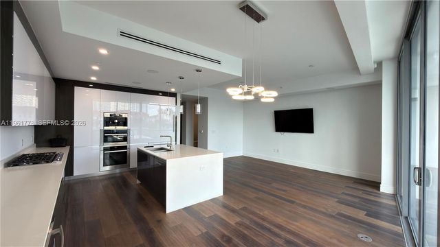 3250 NE 188th Street 204, Aventura, FL 33180