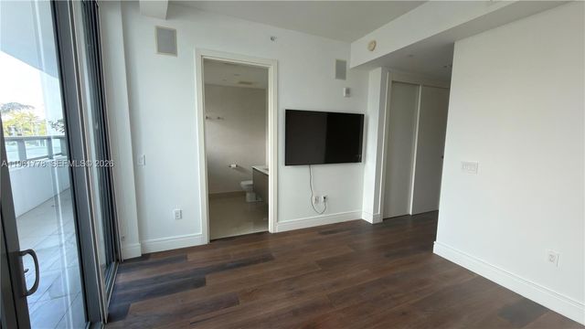 3250 NE 188th Street 204, Aventura, FL 33180