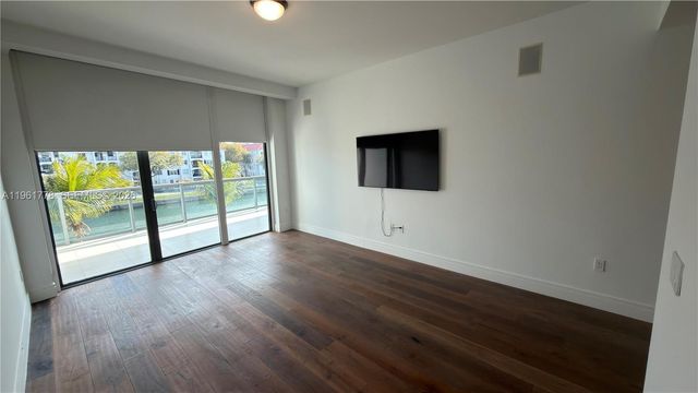 3250 NE 188th Street 204, Aventura, FL 33180