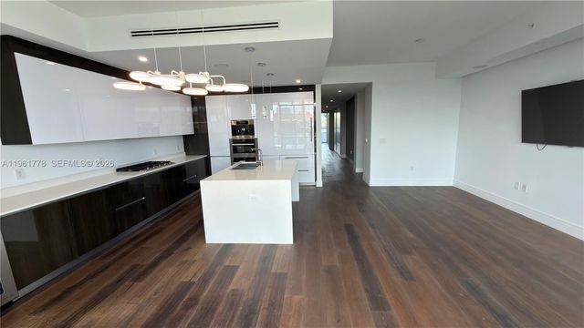 3250 NE 188th Street 204, Aventura, FL 33180