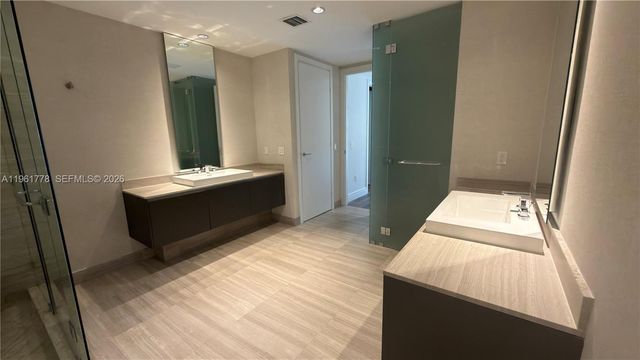 3250 NE 188th Street 204, Aventura, FL 33180