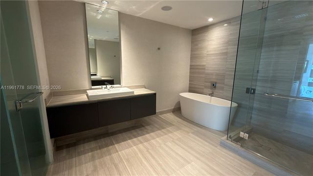 3250 NE 188th Street 204, Aventura, FL 33180