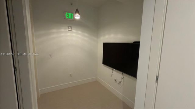 3250 NE 188th Street 204, Aventura, FL 33180